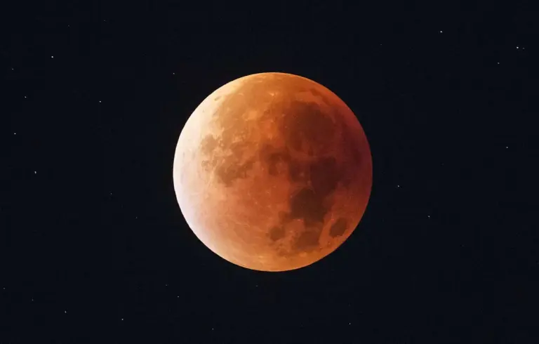 1444x920_lune-sang-vue-berlin-lors-eclipse-28-septembre-2015