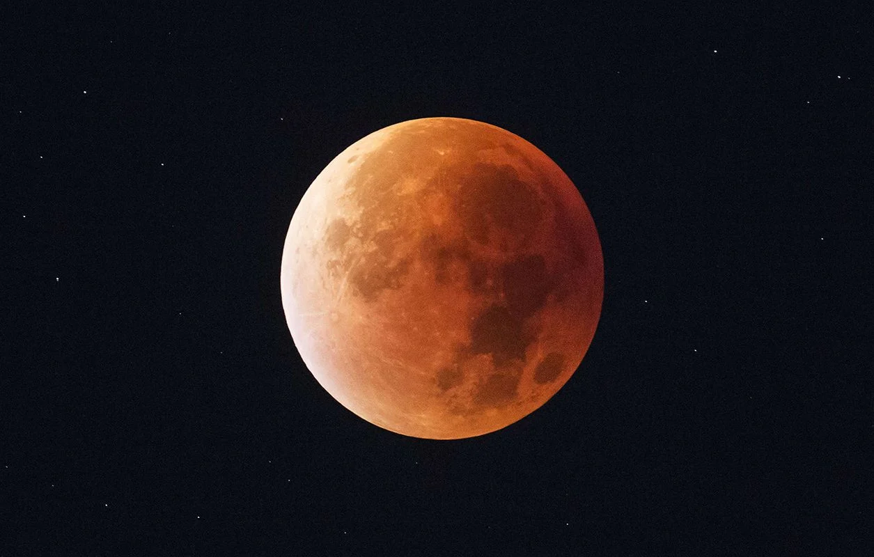 1444x920_lune-sang-vue-berlin-lors-eclipse-28-septembre-2015