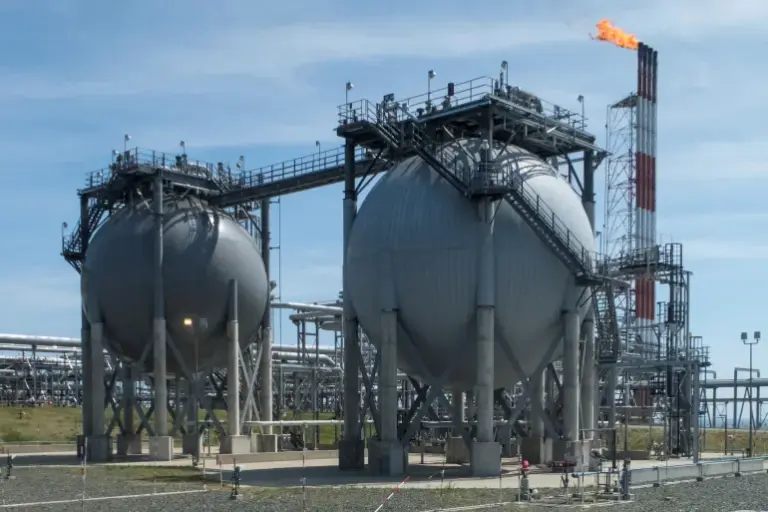 2021-07-20T111526Z_438137596_RC2VKO9OTECQ_RTRMADP_3_RUSSIA-SAKHALIN-LNG