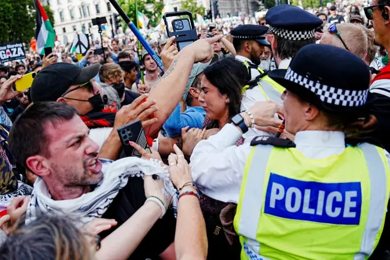 2025-09-06T145427Z_374612318_RC2EMGAYQEUJ_RTRMADP_3_ISRAEL-PALESTINIANS-BRITAIN-PALESTINE-ACTION-1757175814