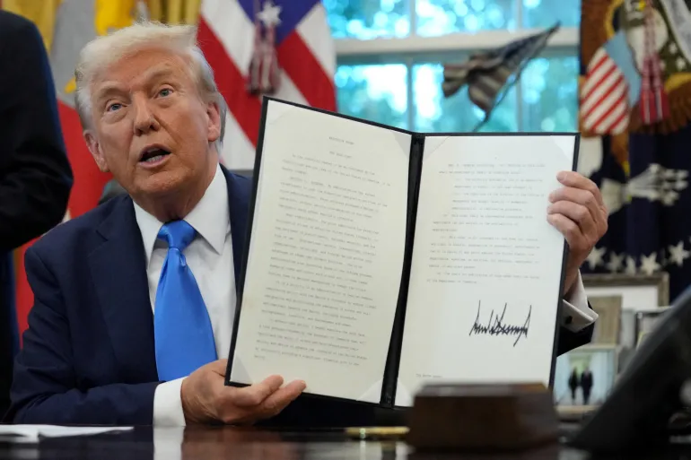 2025-09-19T220351Z_1096491290_RC29VGA6TT26_RTRMADP_3_USA-TRUMP-1758422831