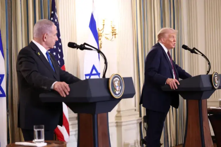 2025-09-29T183704Z_1683638106_RC2U1HAA3QOZ_RTRMADP_3_USA-TRUMP-ISRAEL-1759171157