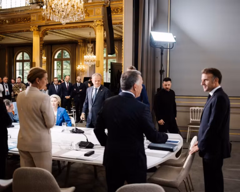 ff146b9_upload-1-iht7zkt3n4u6-kzihnioglu-macron-reunion-coalition-04092025-hd-48