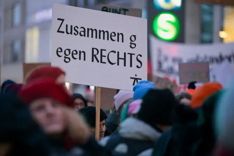 2025-01-31T184630Z_1359563229_RC24LCAG7XKJ_RTRMADP_3_GERMANY-ELECTION-MIGRATION-DEMONSTRATION-1759977558