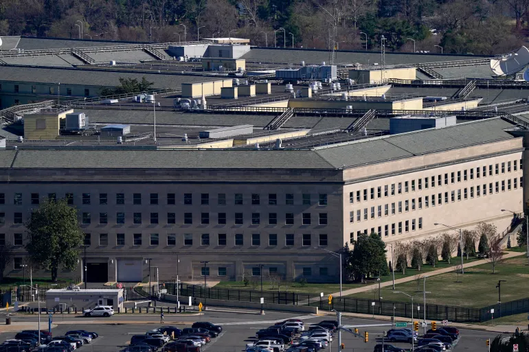 2025-09-28T192359Z_752629247_RC2QHDA729A5_RTRMADP_3_USA-TRUMP-MILITARY-1760413639