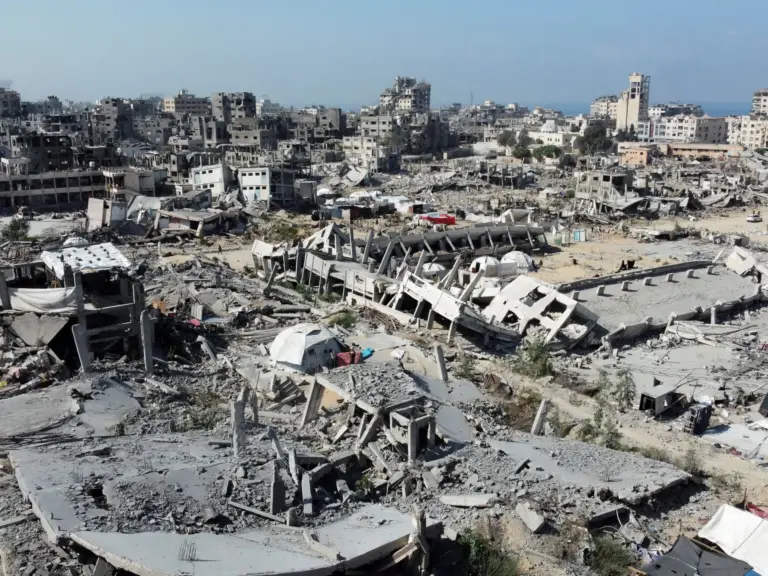 2025-10-19T113019Z_413137920_RC2ZEHA198E5_RTRMADP_3_ISRAEL-PALESTINIANS-GAZA-1760874130