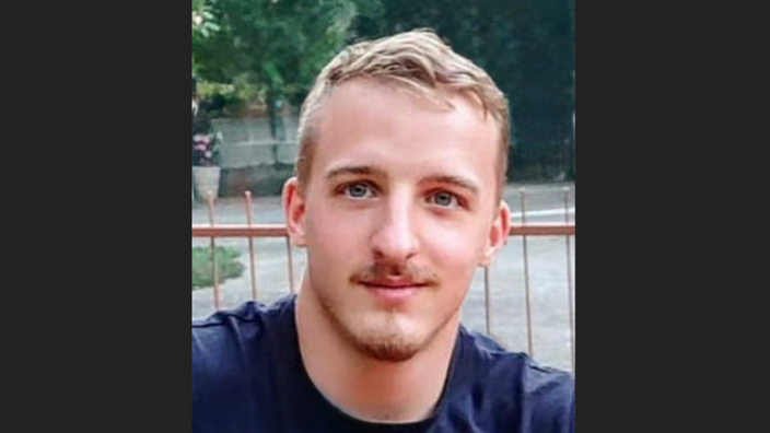 Polici francez që qëlloi për vdekje një emigrant të paligjshëm mbetet në paraburgim: Historia që tronditi Francën