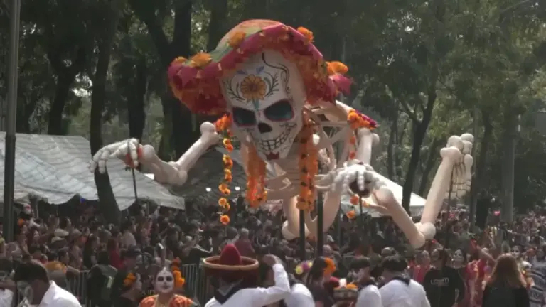 Dia-de-los-muertos-Long-Beach