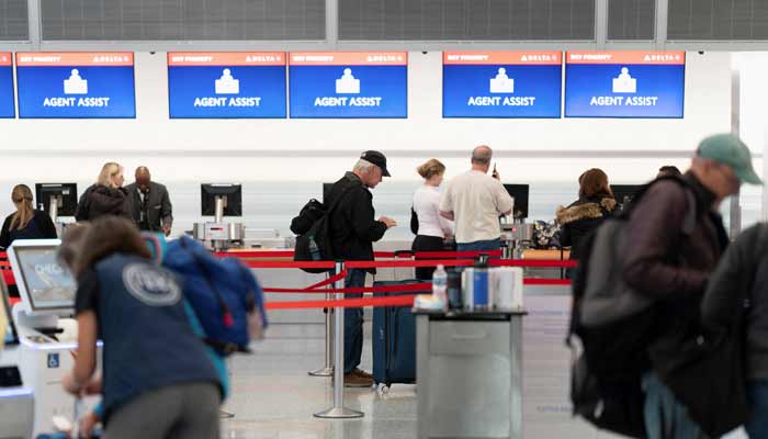 1357255_2702775_airlines_updates