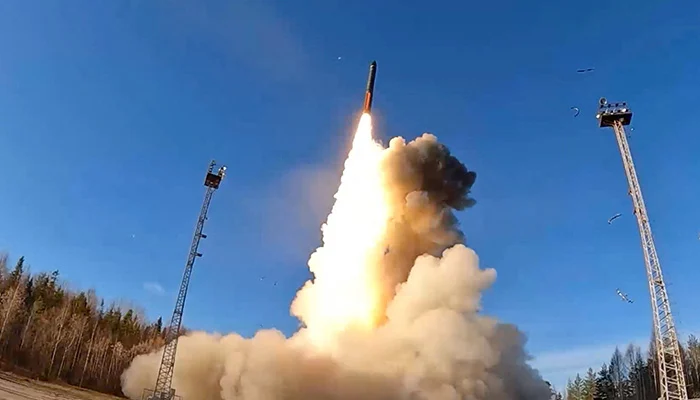 1357258_6215615_russia-nuclear-weapon-2_updates