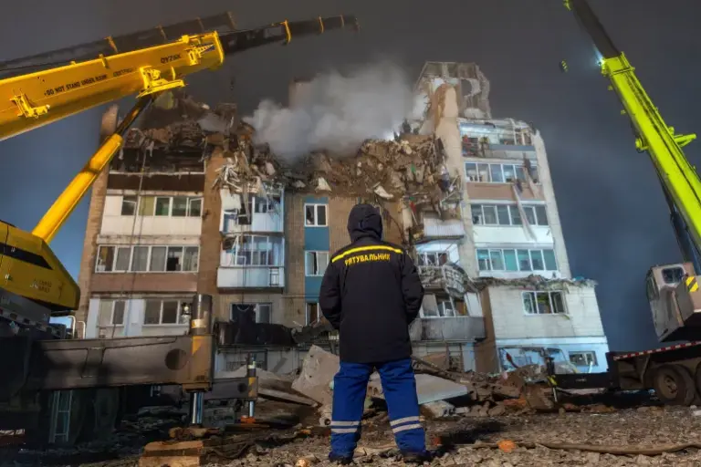 2025-11-20T023744Z_1572447816_RC220IASYWU4_RTRMADP_3_UKRAINE-CRISIS-ATTACK-TERNOPIL-1763622657