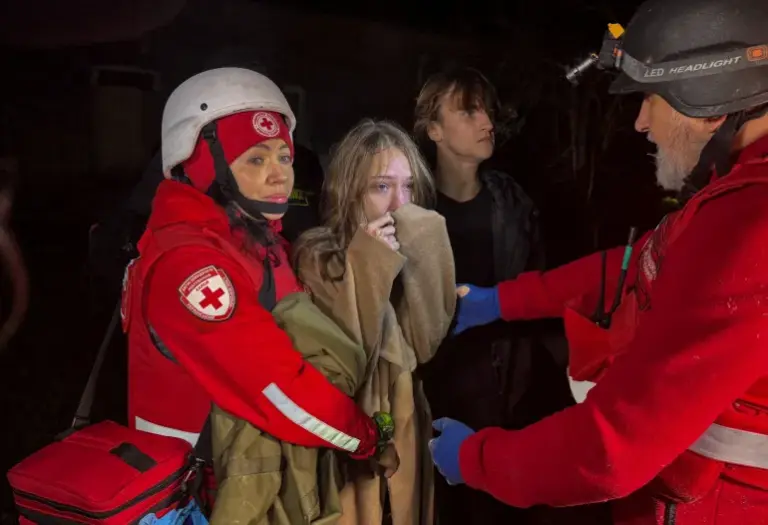 2025-11-24T054323Z_612809613_RC2L2IAVO4EF_RTRMADP_3_UKRAINE-CRISIS-ATTACK-KHARKIV-1763972378