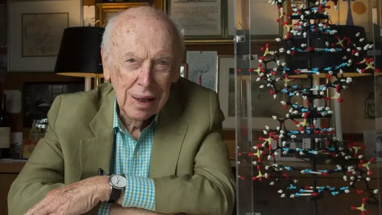 2_Dr-James-Watson-Co-Discoverer-of-the-DNA-Double-Helix-2015 (1)