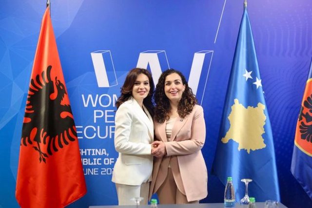 -640-0-445c3b0e8f61f104b9193eed51451917