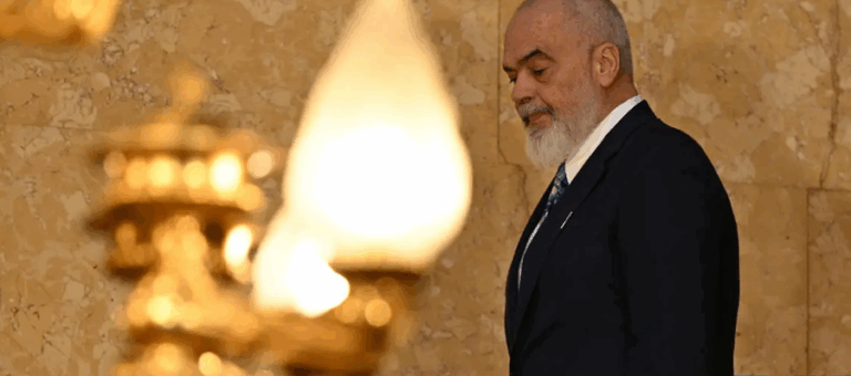 -900-0-1762333428xpamja-e-castit-2025-11-05-010342-213