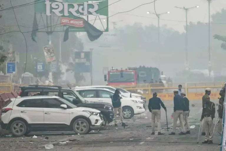 AFP__20251111__83MU2LH__v1__MidRes__IndiaExplosionFire-1763093822