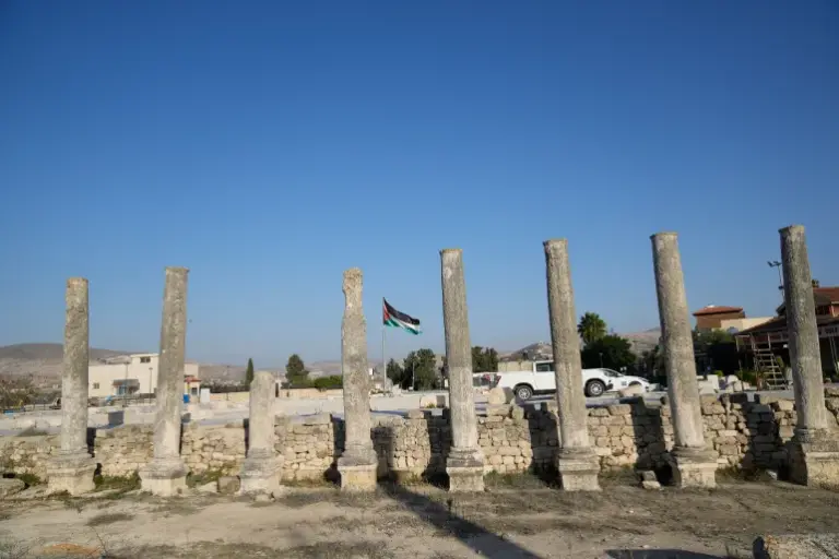 AP25324611093500-1763707940