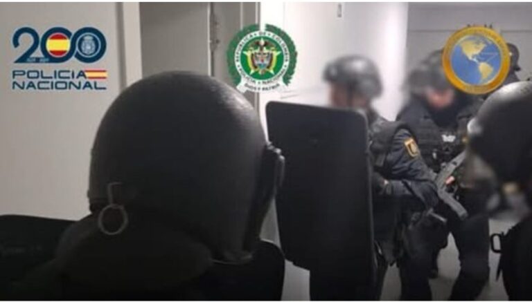 Screenshot_20251108_230418_Facebook