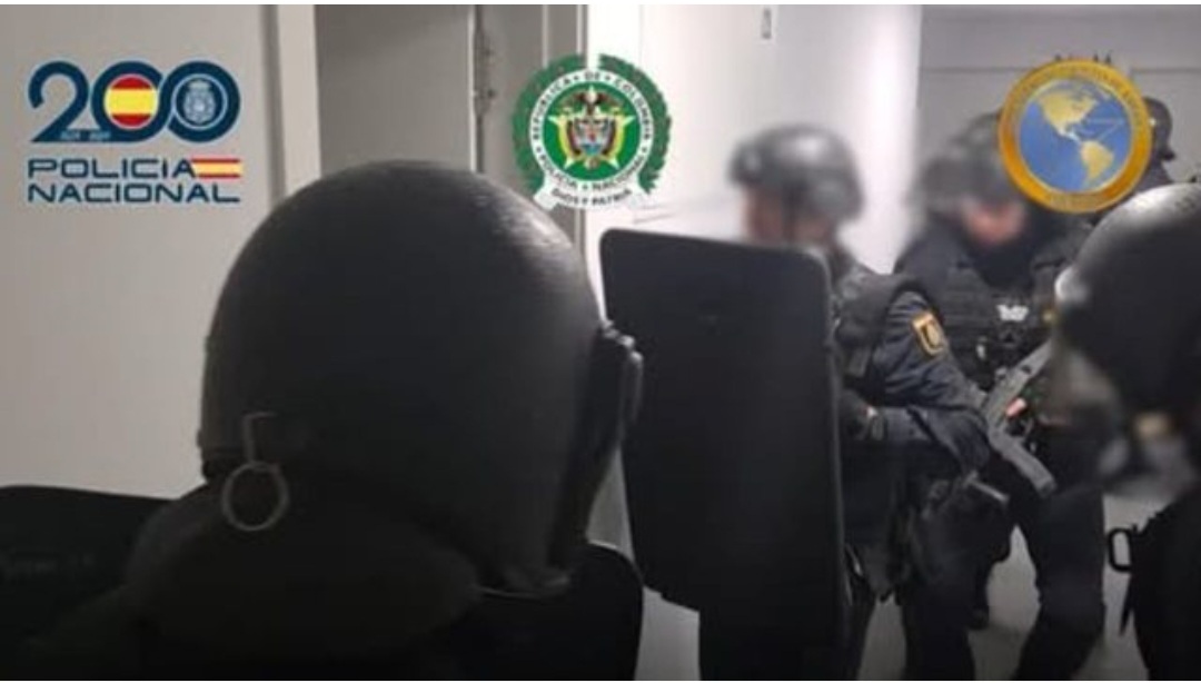 Screenshot_20251108_230418_Facebook