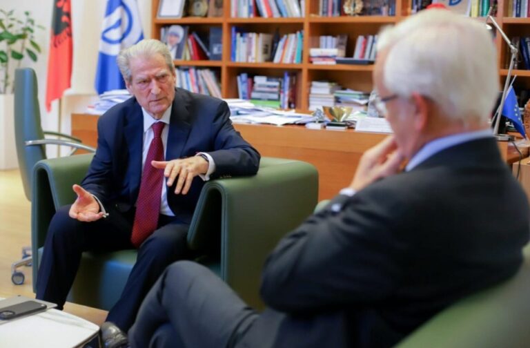 Screenshot_20251115_191603_Facebook