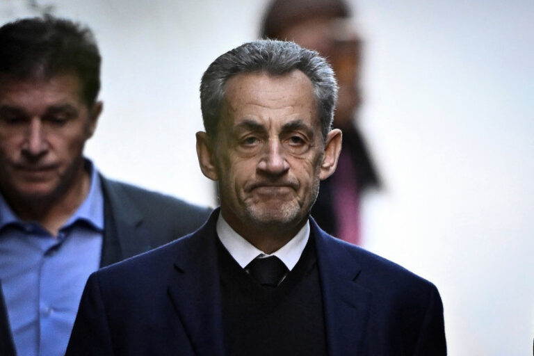 1794573-nicolas-sarkozy-le-21-octobre-2025
