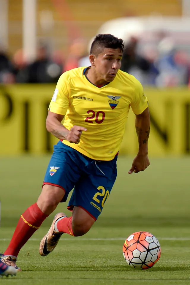 2017-ecuadorian-footballer-mario-pineida-1046435789
