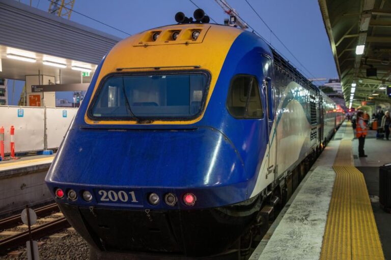 2024-overnight-xpt-train-sydney-1047049239