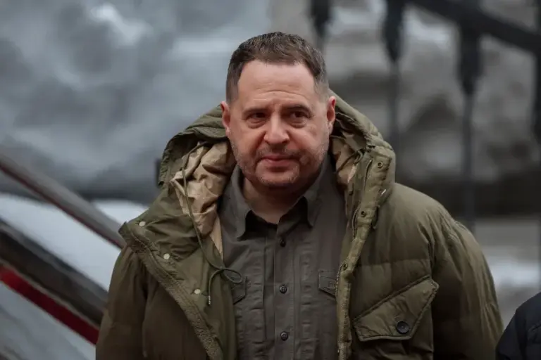 2025-11-28T082817Z_1002431186_RC2XM5ANO55C_RTRMADP_3_UKRAINE-CRISIS-CORRUPTION-YERMAK-1764669645