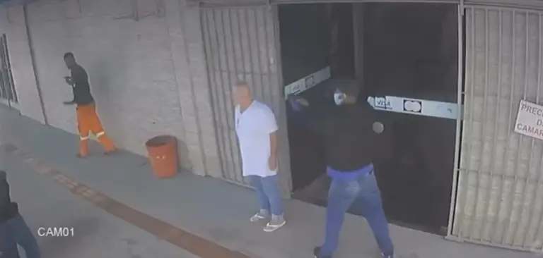 2c84f8ee-93c3-4a1b-8852-e795003664ca