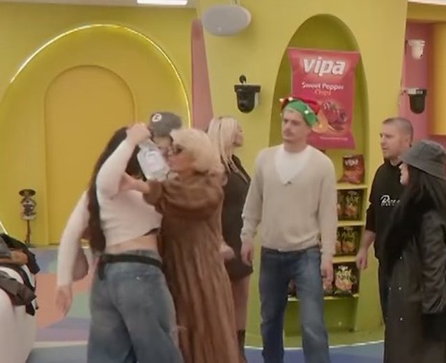 -640-0-694d8e6082378