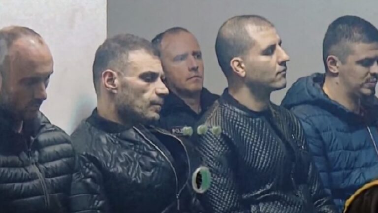 69148c41cd6991638542983_emiljanoshullazidhegrupiitijicunave