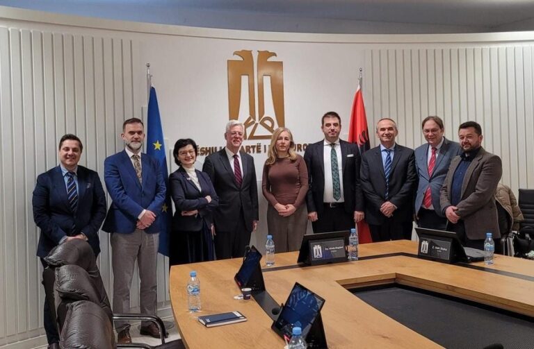 -900-0-1764787591x593270384-1296473665856982-5240857896042796162-n-301