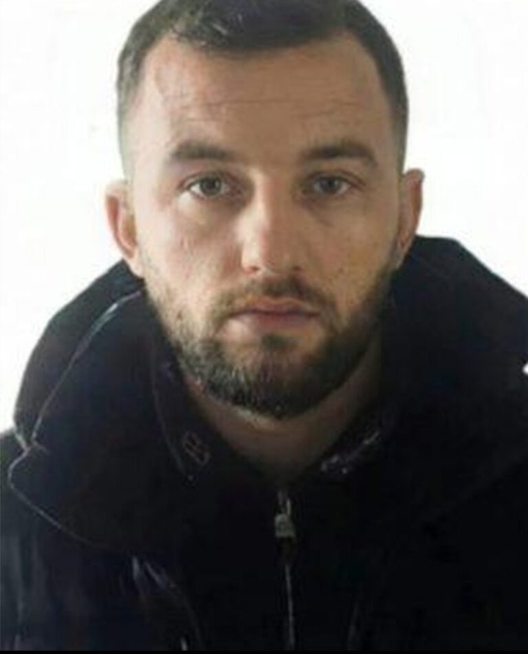 Screenshot_20251203_214534_Facebook