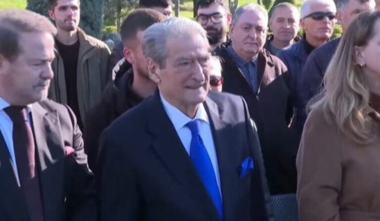 Screenshot_20251208_120402_Facebook