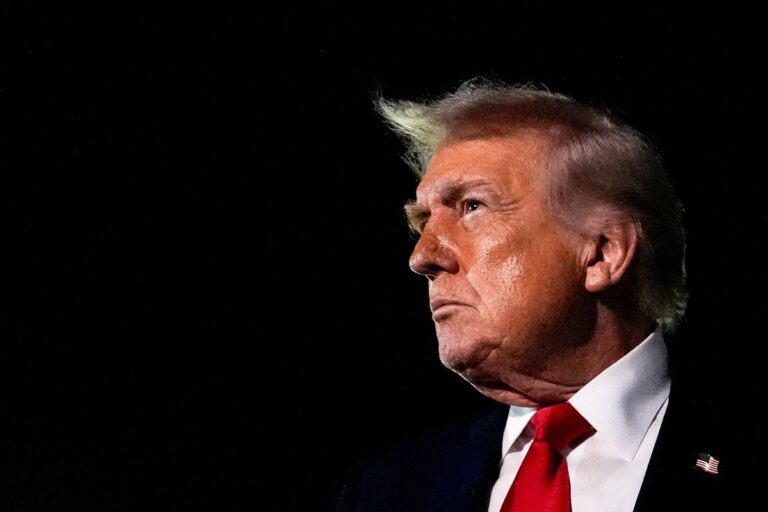 0_Trump-26020272263176