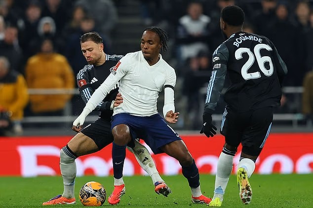 105408791-15452603-Tottenham_s_Mathys_Tel_centre_is_keen_to_move_out_on_loan_to_pus-m-7_1768085086533