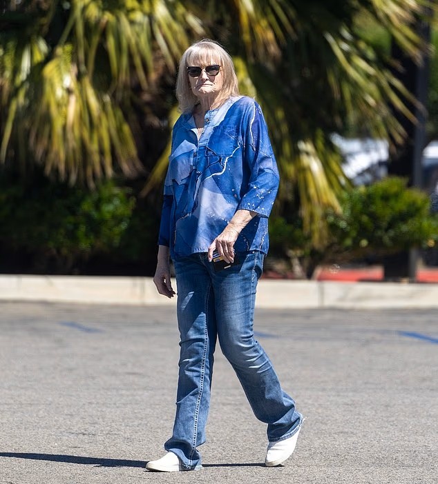 105507669-15463441-Michael_Jackson_s_ex_wife_Debbie_Row_67_looked_completely_unreco-a-10_1768447342093