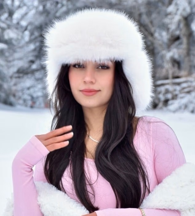 105511255-15463677-Sipan_Khalil_Ajo_now_26_was_a_teenager_when_ISIS_kidnapped_her_a-a-8_1768408239673