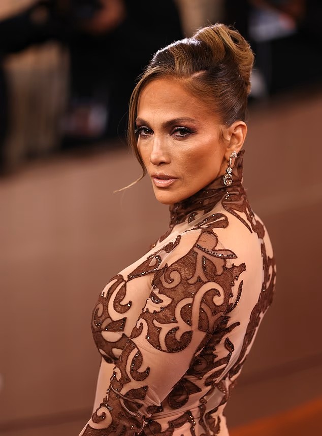 105628391-15476585-image-a-4_1768816245781