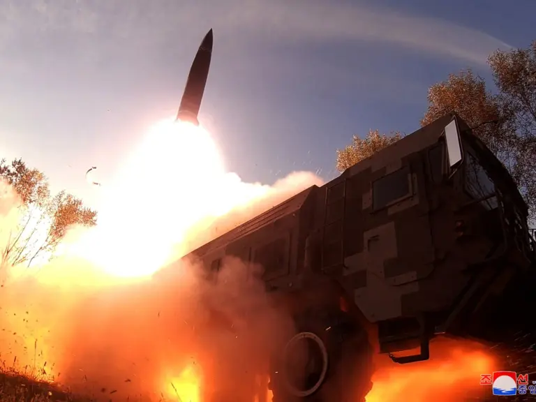 2022-10-09T235228Z_2024097354_RC2XXW9LP54I_RTRMADP_3_NORTHKOREA-MISSILES