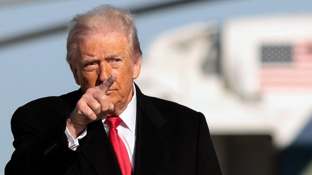 2026-01-13T154555Z-815588752-RC2F0JASSB9S-RTRMADP-3-USA-TRUMP