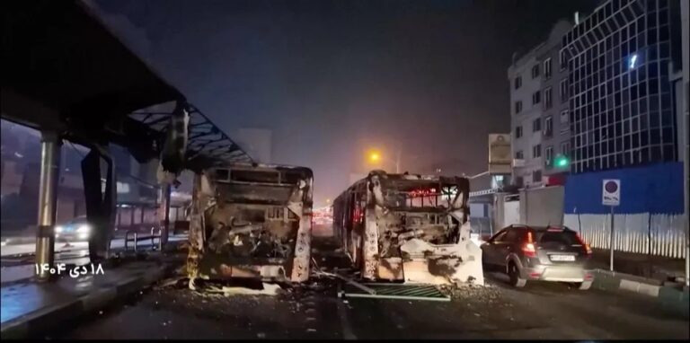 42f00d516dcff485744ff041174069390a1565b621a998b6f7e3fda6fc26e3dc