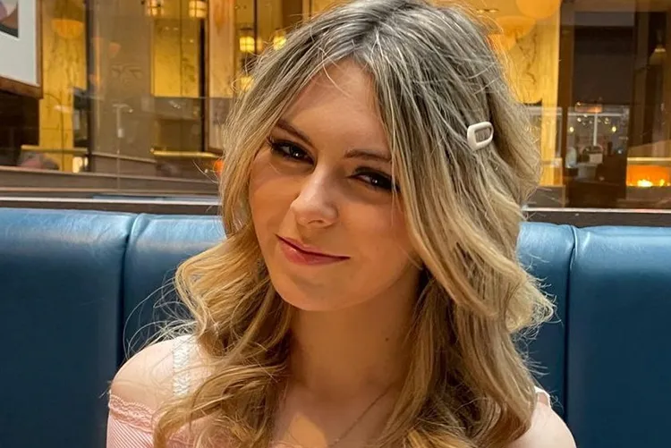 Isla-Sneddon-teen-with-breast-cancer-1-012826-6bce44feef0246fe97b08a8ddf2e669d