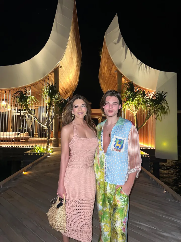 maldives-thrilled-one-first-guests-1052179515